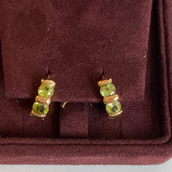 NWOT new Gold Huggies, 14K Gold Earrings w/ Peridot. Can be worn 2 ways. - Picture 6 of 13